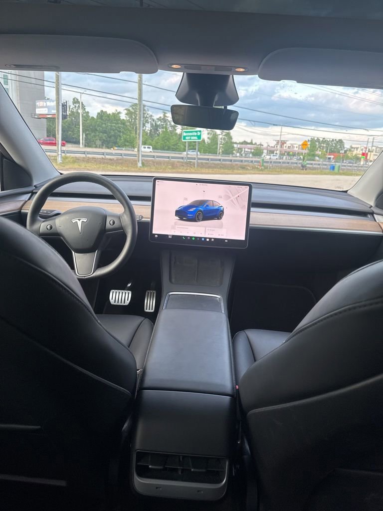 Used 2024 Tesla Model Y Performance AWD/4WD image 18