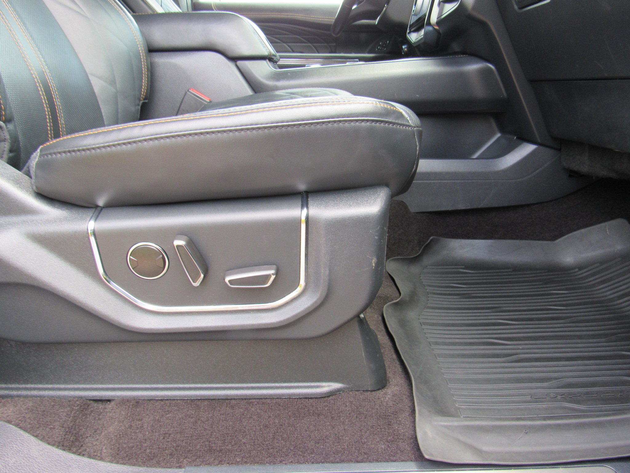 Used 2022 Ford Expedition Platinum AWD/4WD image 35