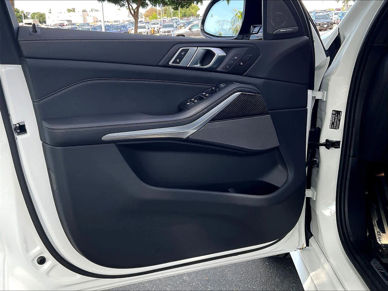 Used 2025 BMW X5 M60i AWD/4WD image 26