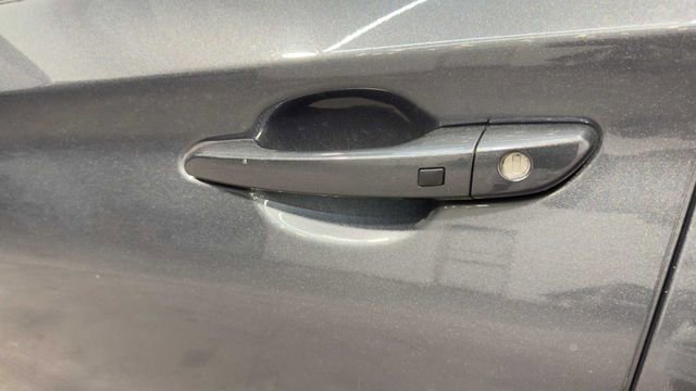 Used 2021 Hyundai Kona Ultimate FWD image 12