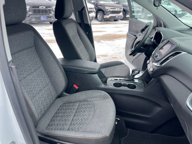 Used 2024 Chevrolet Equinox LT AWD/4WD image 16