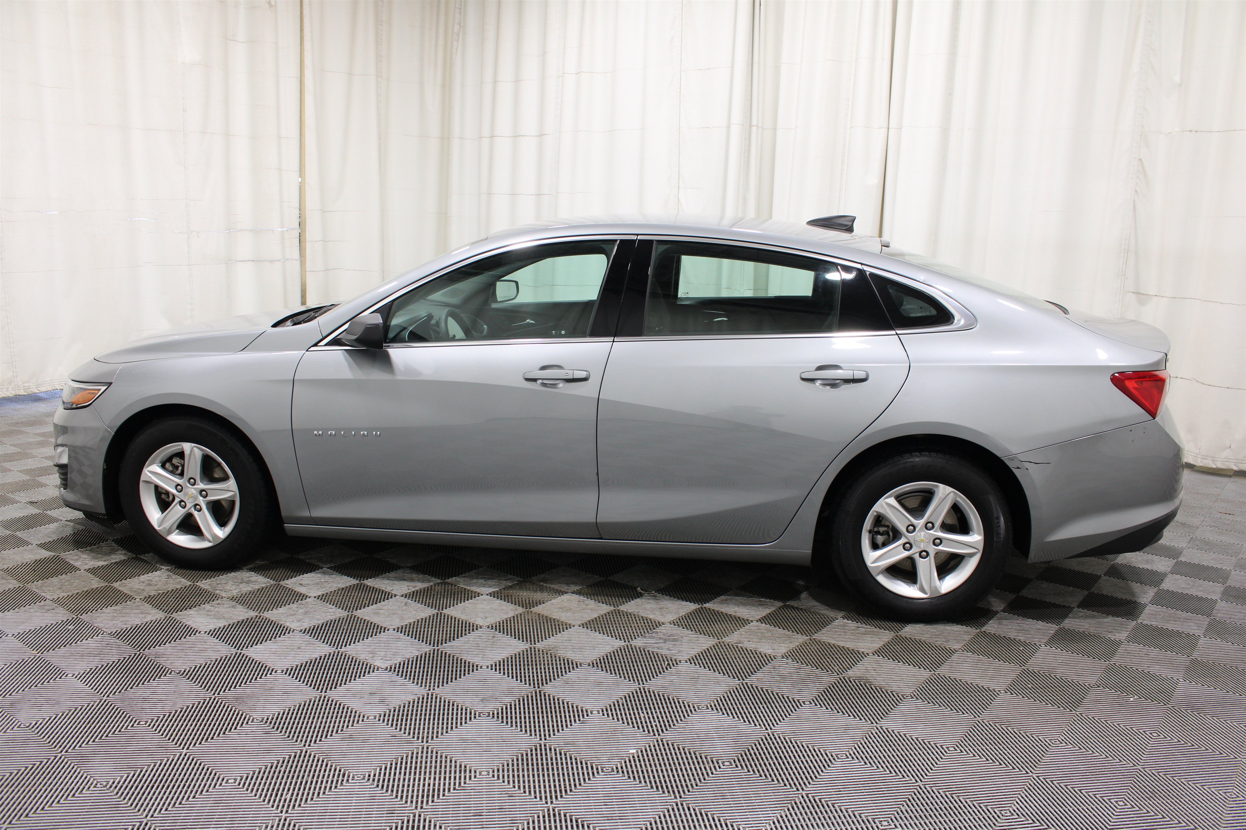 Used 2023 Chevrolet Malibu LS FWD image 32