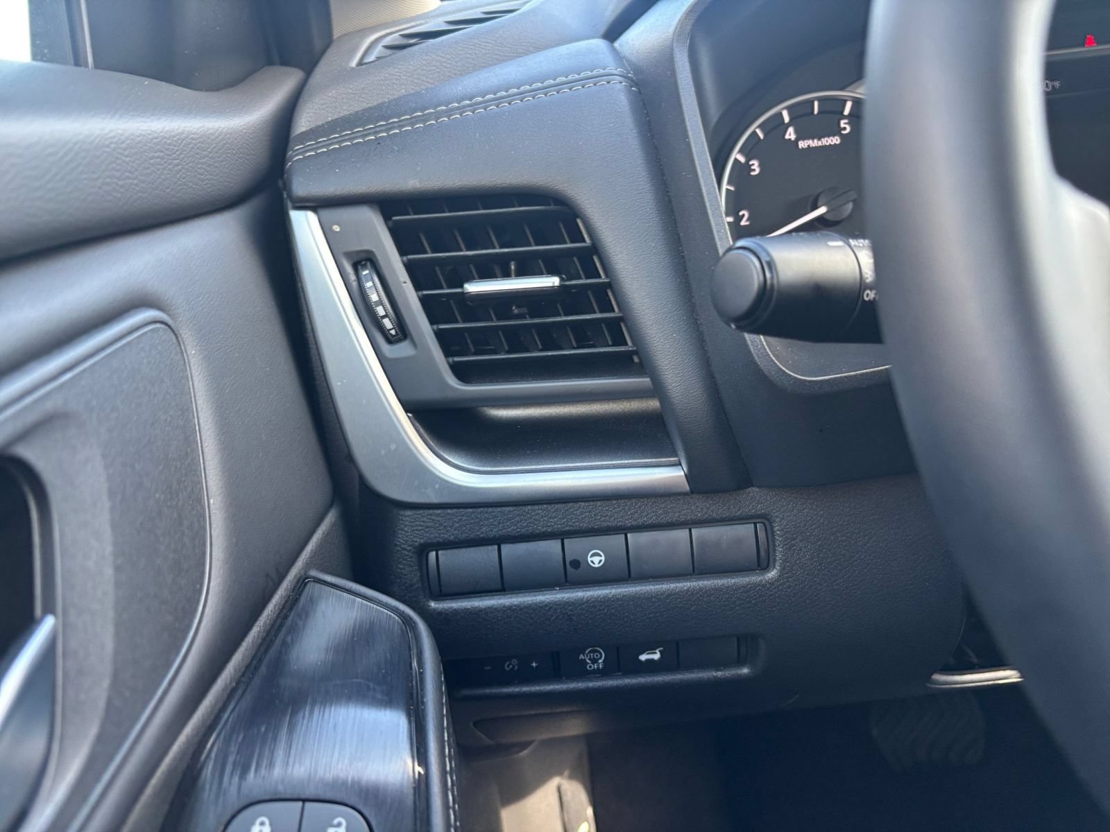 Used 2026 Nissan Rogue SV AWD/4WD image 35