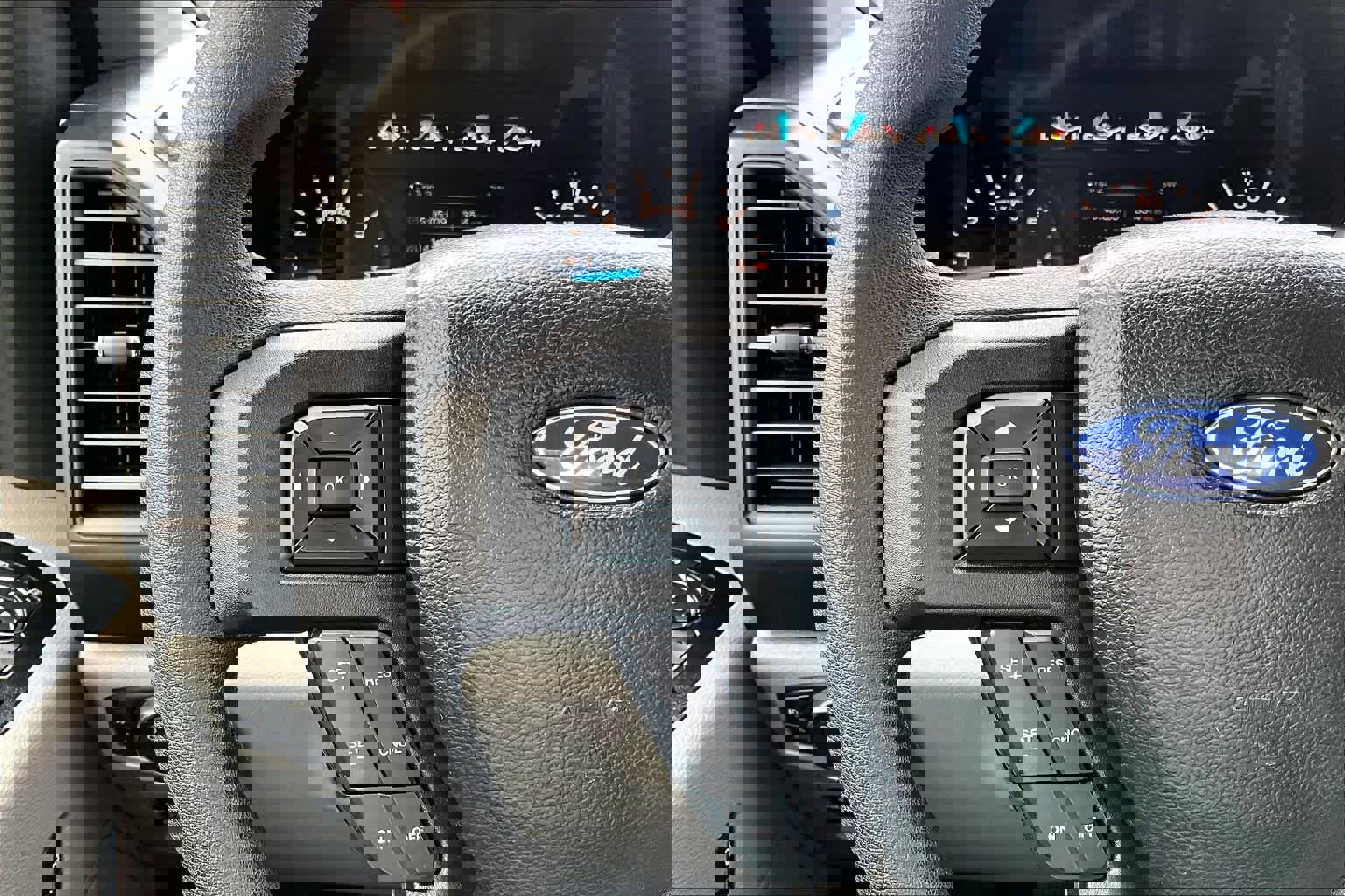 Used 2018 Ford F150 XL w/ Equipment Group 101A Mid AWD/4WD image 23