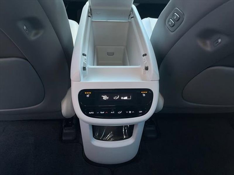 New 2026 Hyundai Ioniq 9 SEL w/ Tow & Go Package AWD/4WD image 30