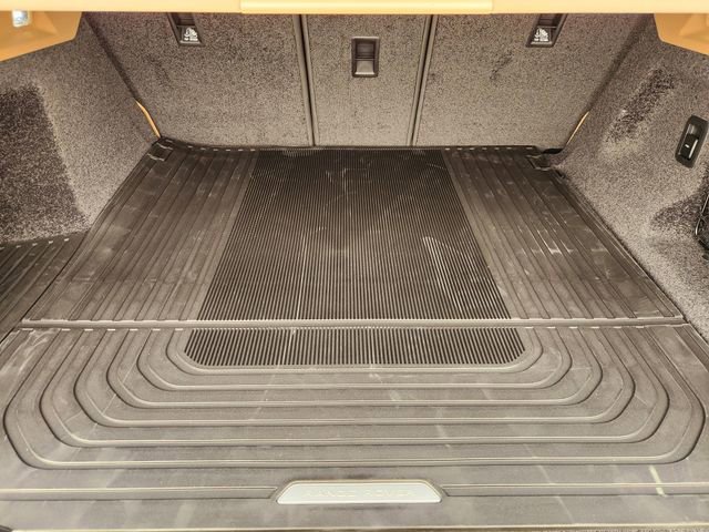 New 2026 Land Rover Range Rover SE image 22