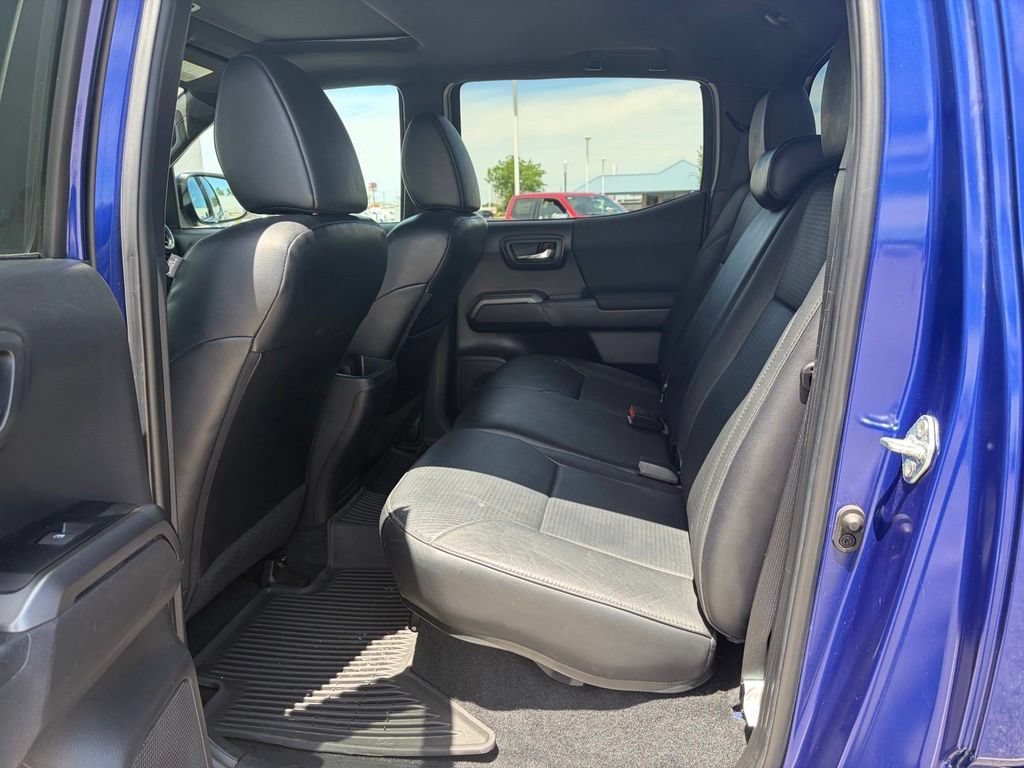 Used 2023 Toyota Tacoma TRD Off-Road w/ TRD Premium Off Road Package AWD/4WD image 15