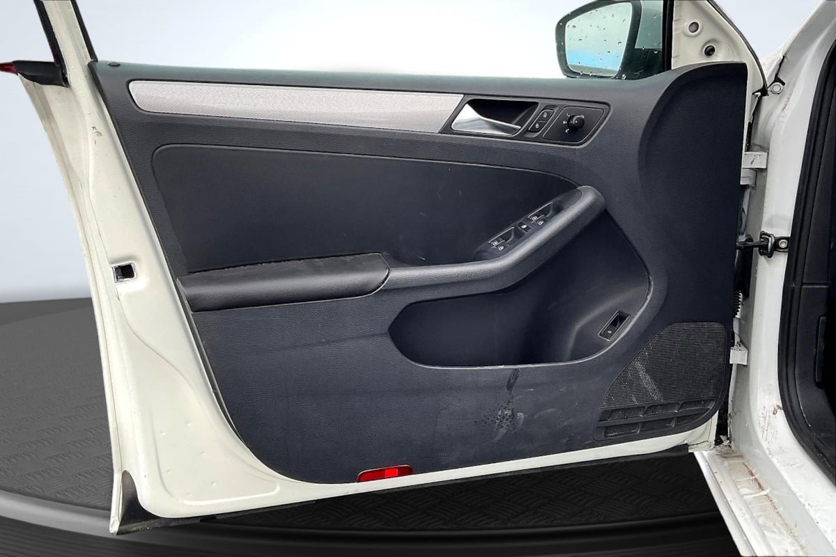Used 2018 Volkswagen Jetta S FWD image 23