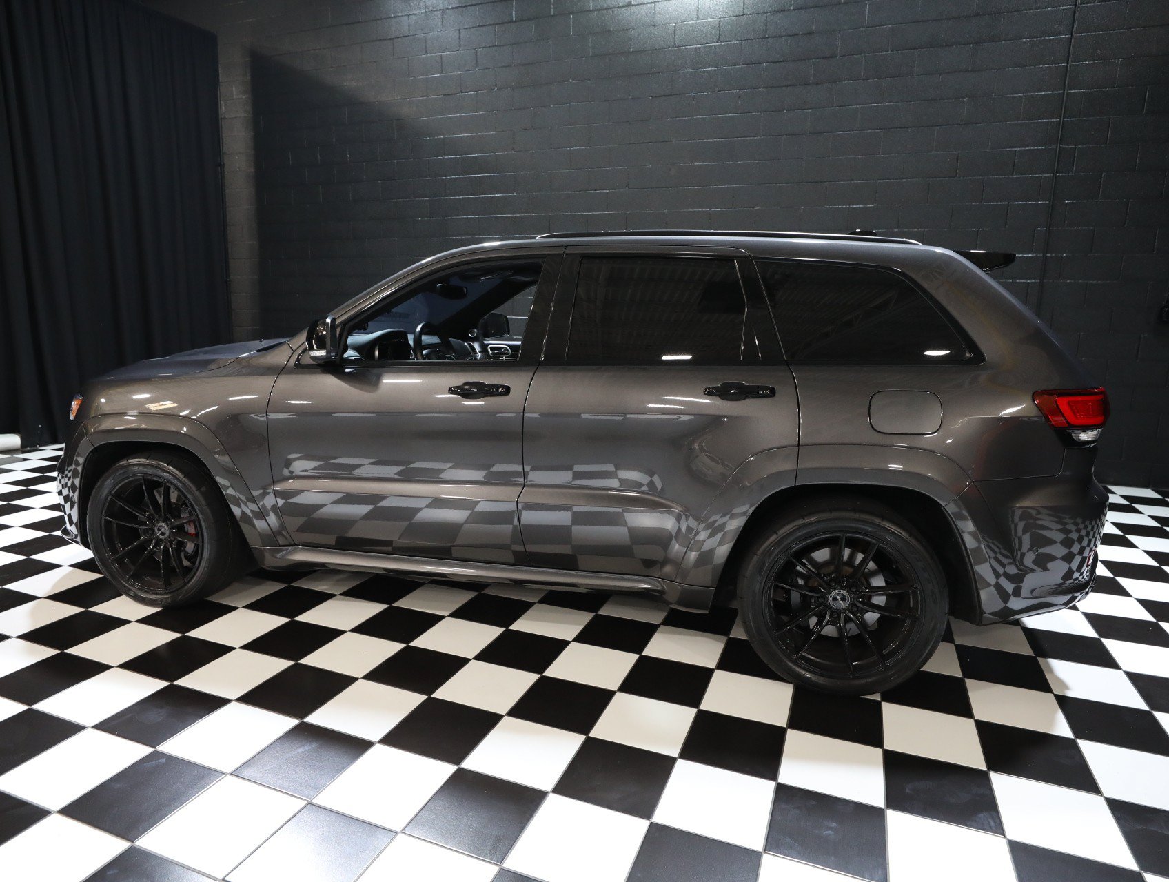 Used 2019 Jeep Grand Cherokee SRT AWD/4WD image 28