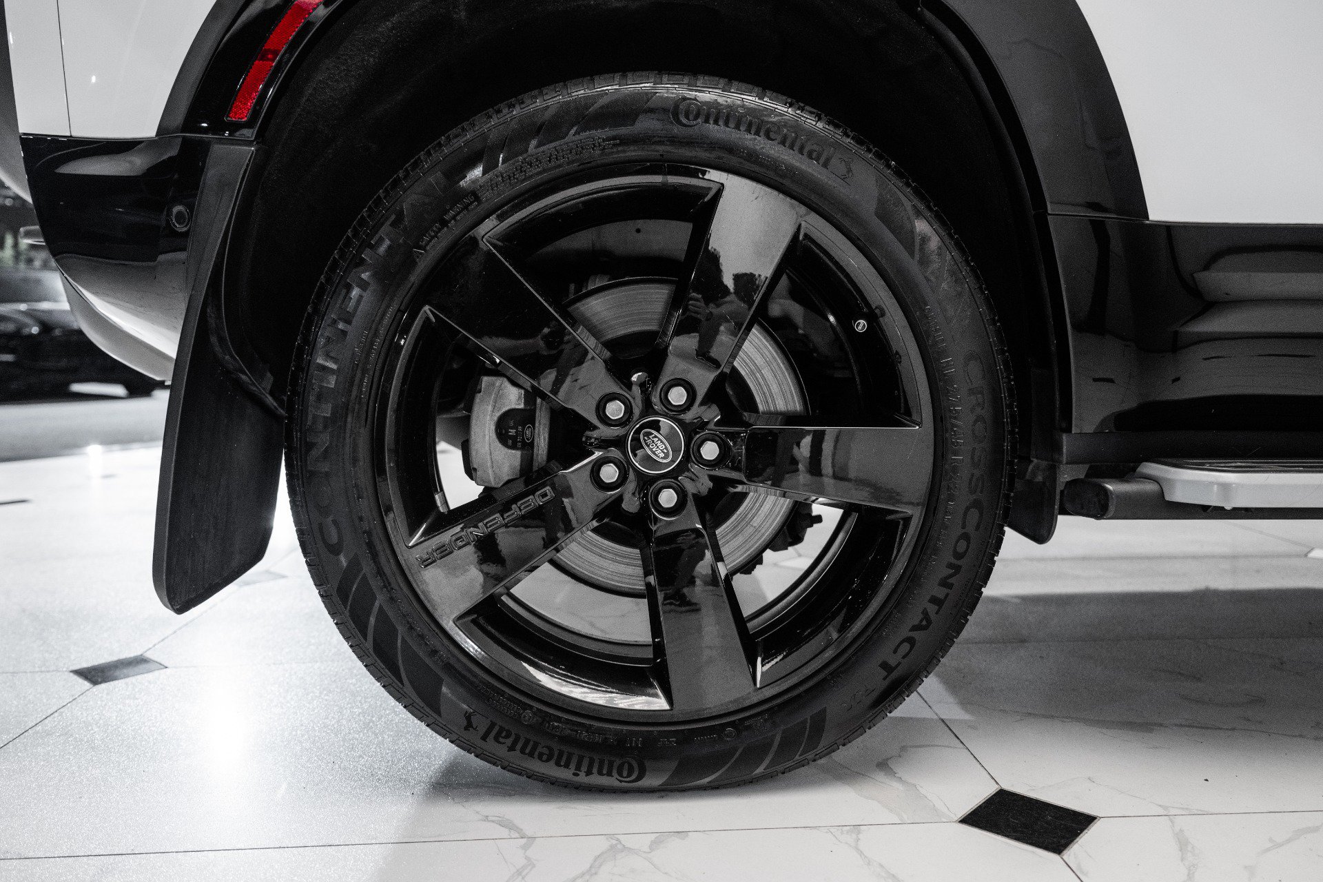 Used 2022 Land Rover Defender 110 X-Dynamic SE image 20