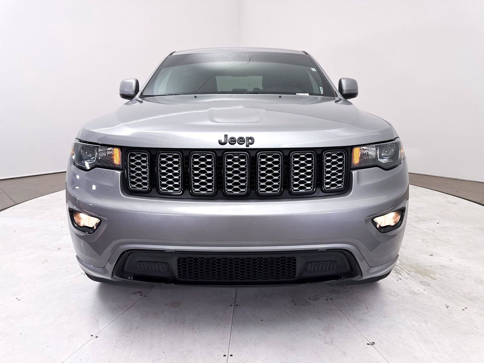Used 2021 Jeep Grand Cherokee Laredo X AWD/4WD image 13