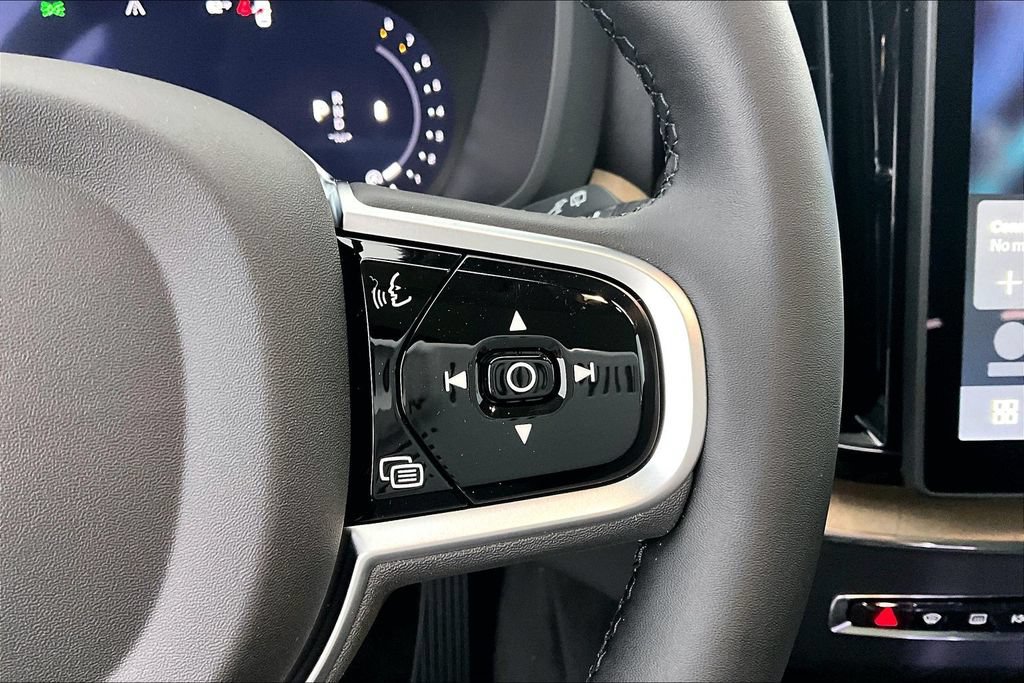 New 2026 Volvo XC60 B5 Core w/ Climate Package AWD/4WD image 15