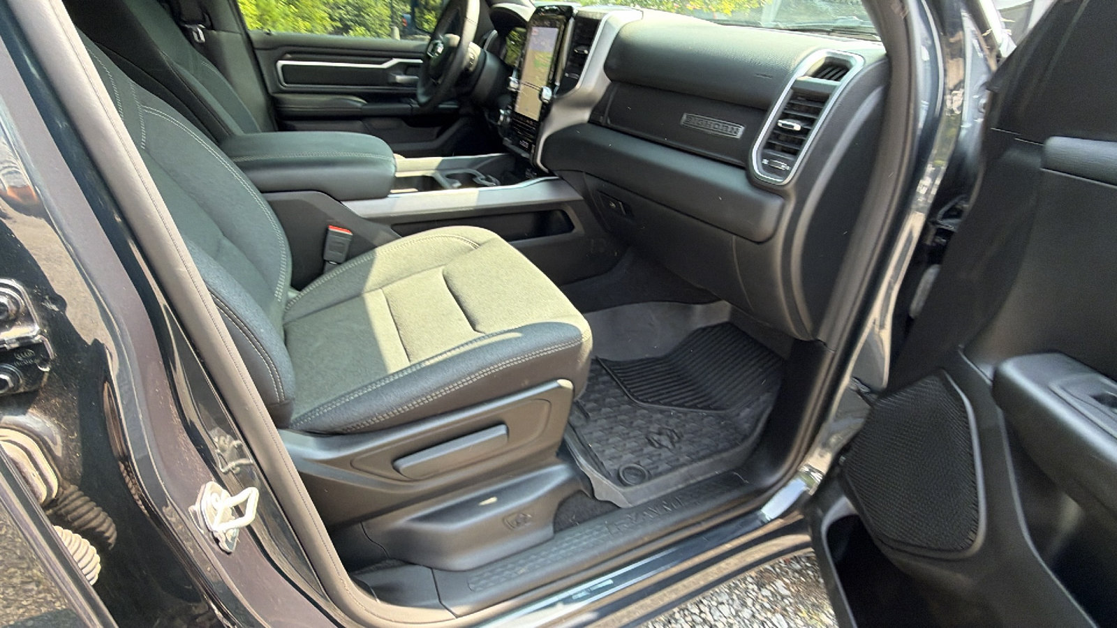 Used 2025 RAM 1500 Big Horn AWD/4WD image 19