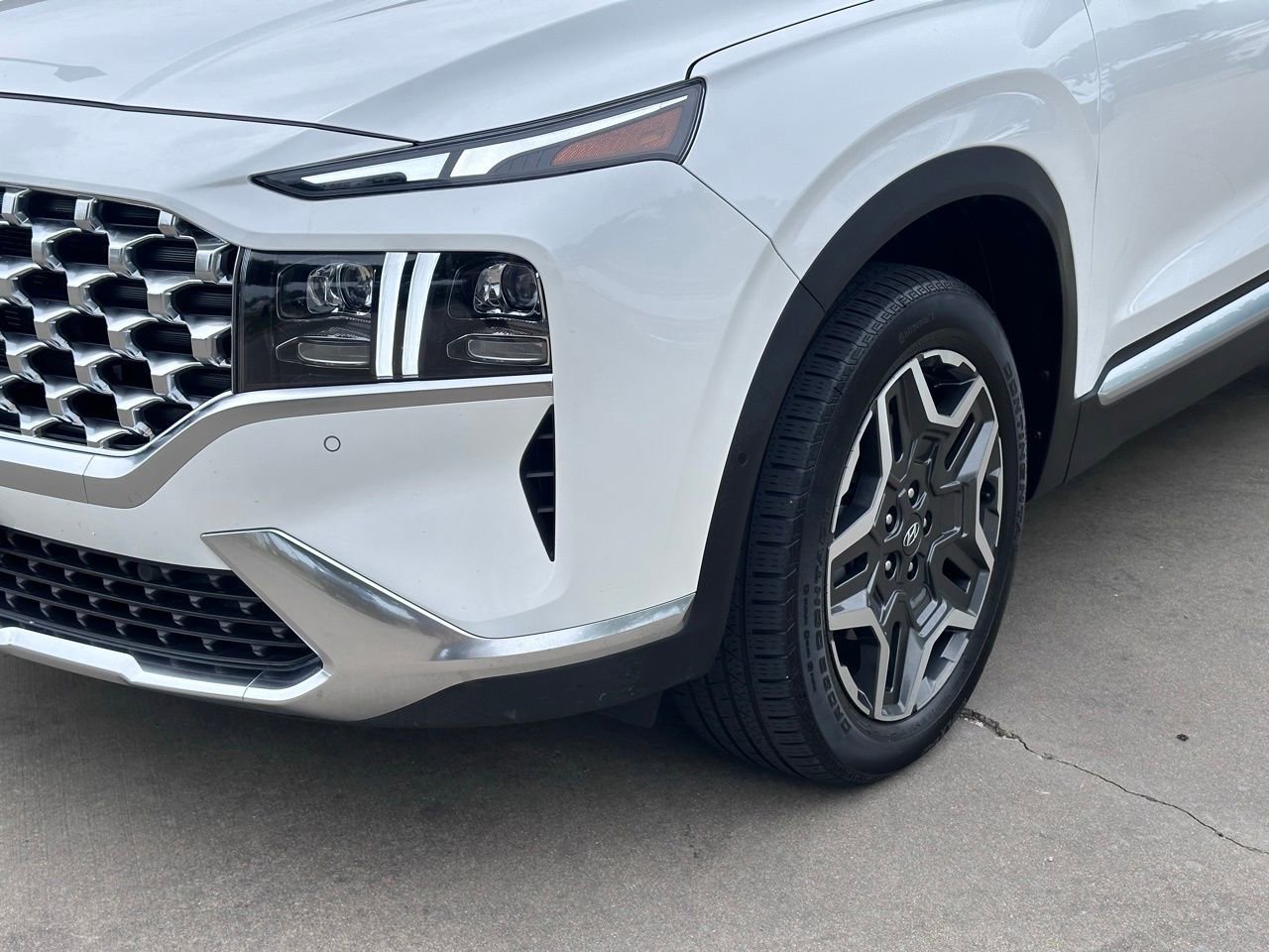 Used 2023 Hyundai Santa Fe Limited image 5