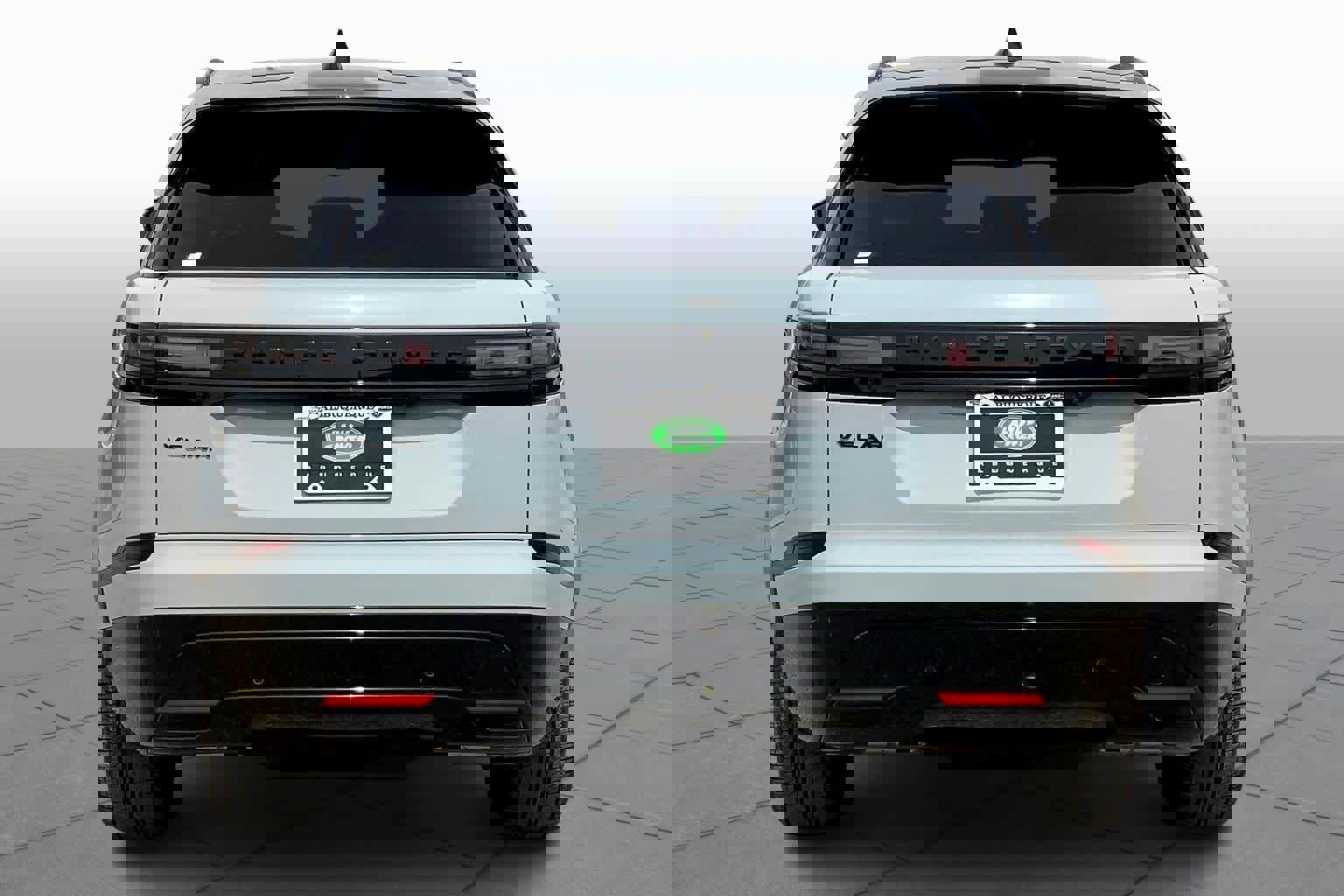 Used 2025 Land Rover Range Rover Velar Dynamic SE image 5