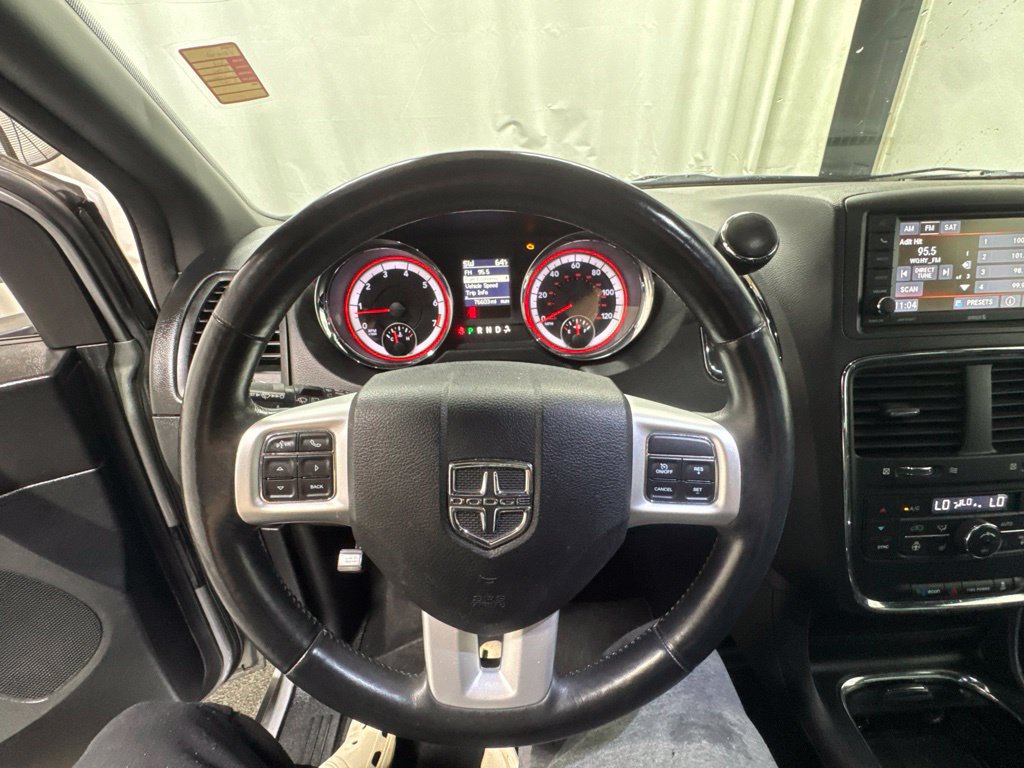 Used 2019 Dodge Grand Caravan GT w/ Safety Sphere Group FWD image 23