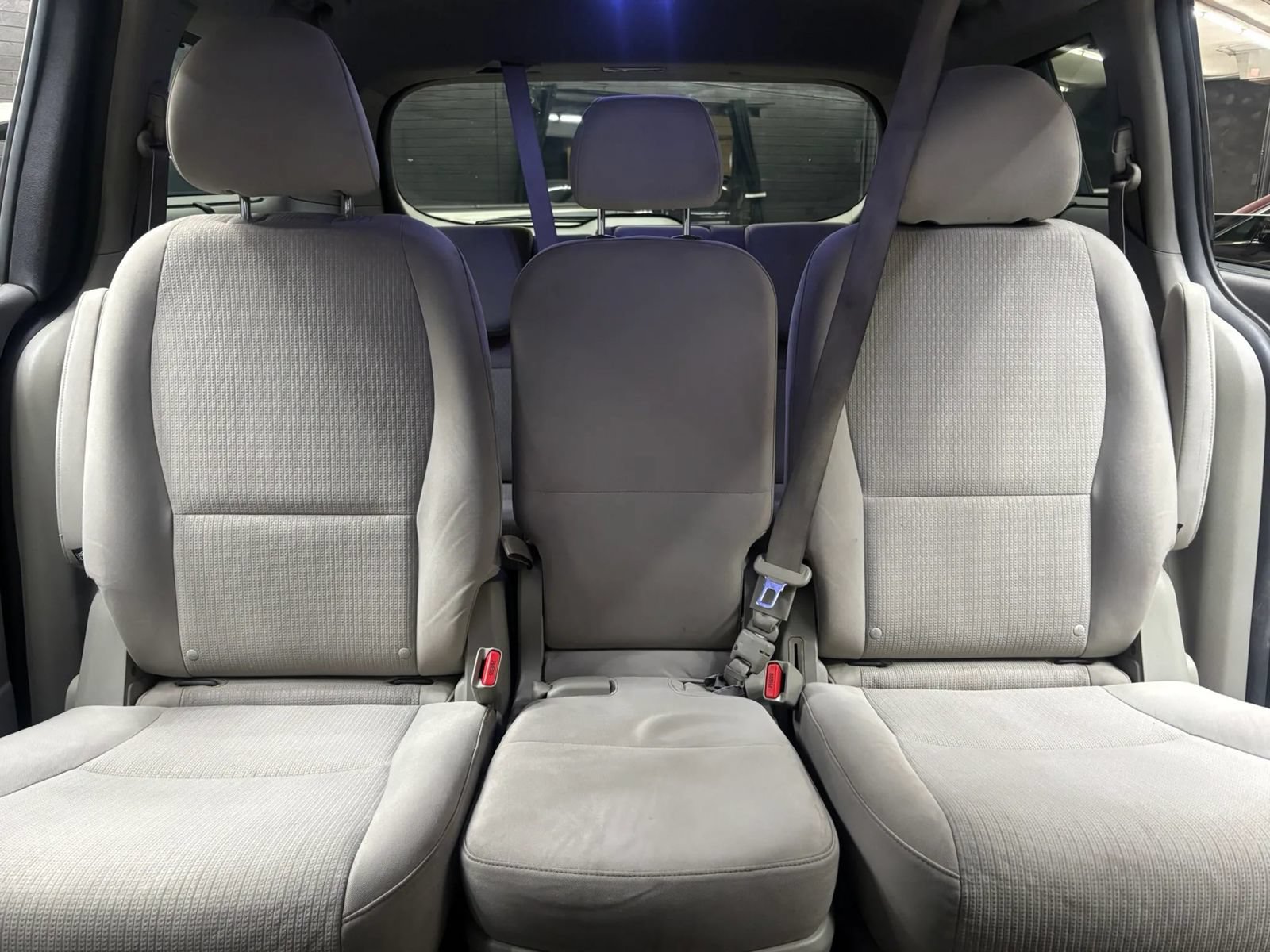 Used 2016 Kia Sedona LX w/ Option Group 020 FWD image 11
