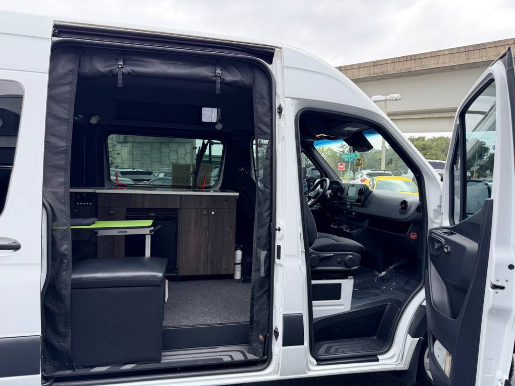Used 2019 Mercedes-Benz Sprinter 2500 image 18
