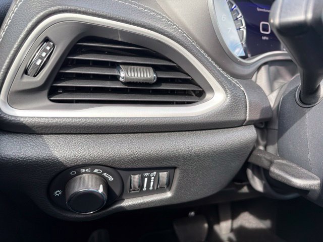 New 2027 Chrysler Pacifica Select FWD image 22