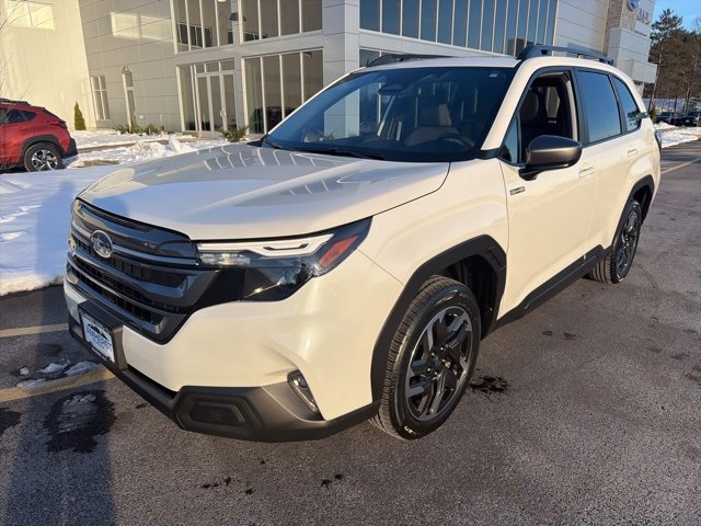 Used 2025 Subaru Forester Premium image 1