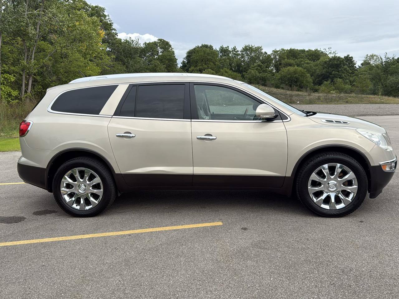 Used 2012 Buick Enclave Premium AWD/4WD image 4