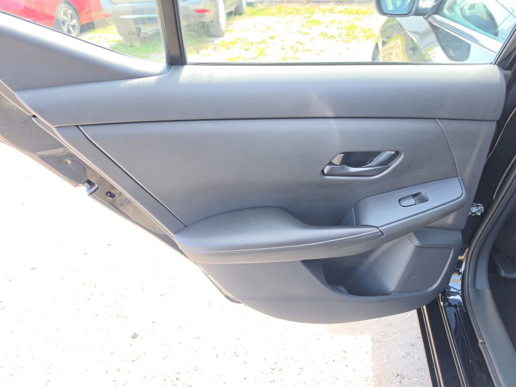 Used 2024 Nissan Sentra SV FWD image 13