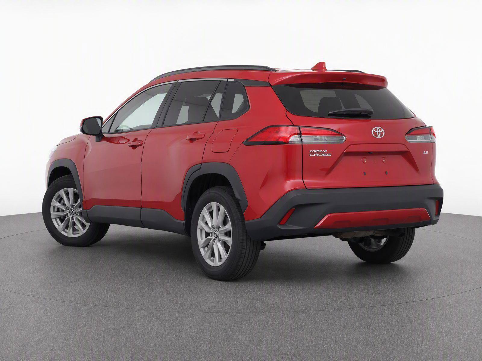 Used 2022 Toyota Corolla Cross LE FWD image 3