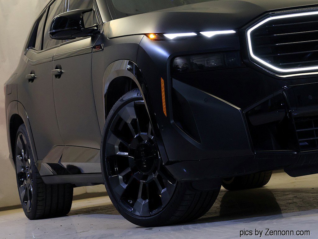 Certified 2024 BMW XM Label Red image 4