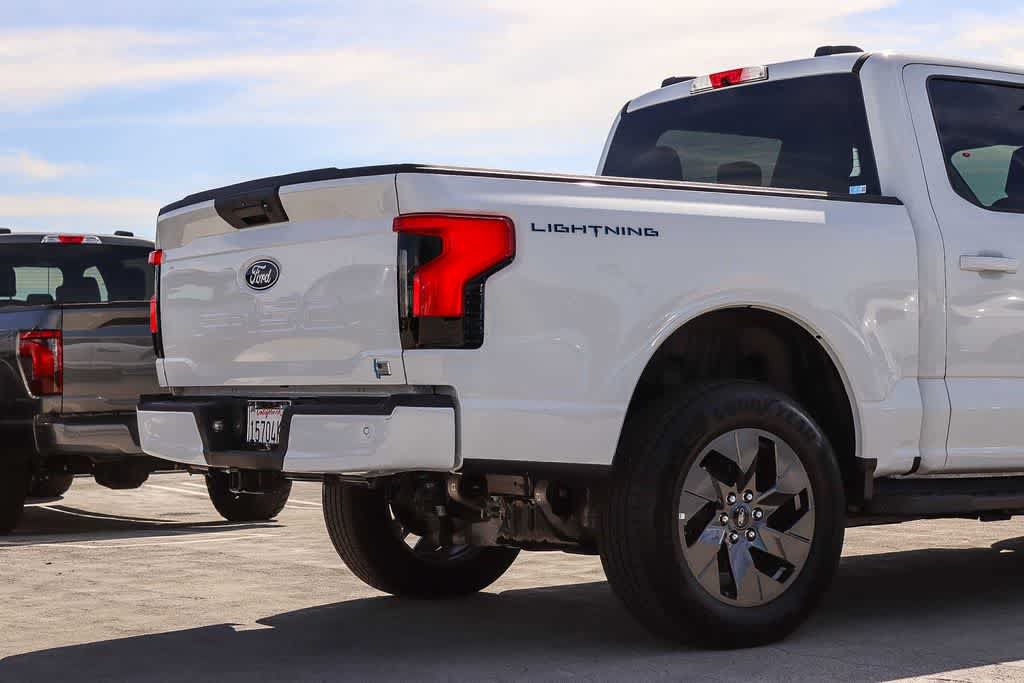 Used 2025 Ford F150 Lightning Flash AWD/4WD image 9