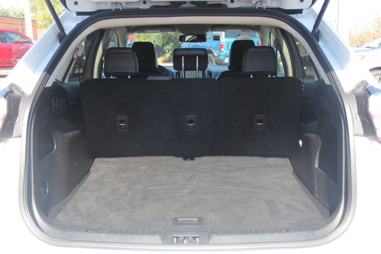 Used 2024 Ford Edge SEL image 10
