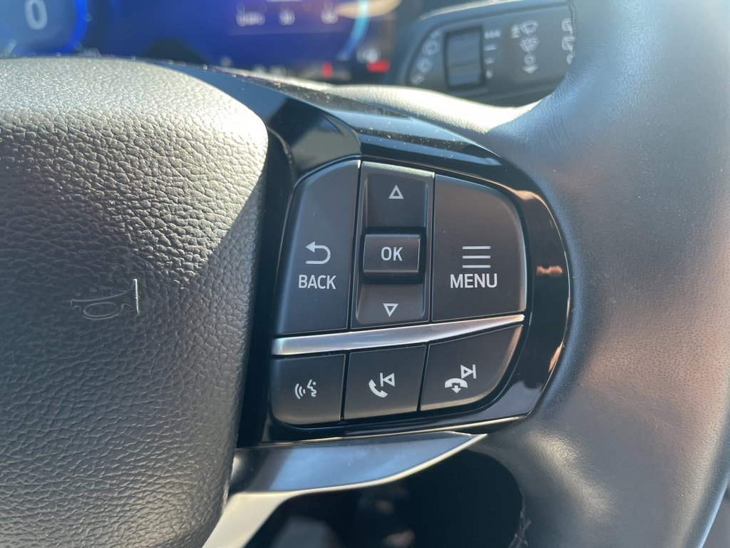 Used 2023 Ford Explorer Platinum w/ Technology Package image 17