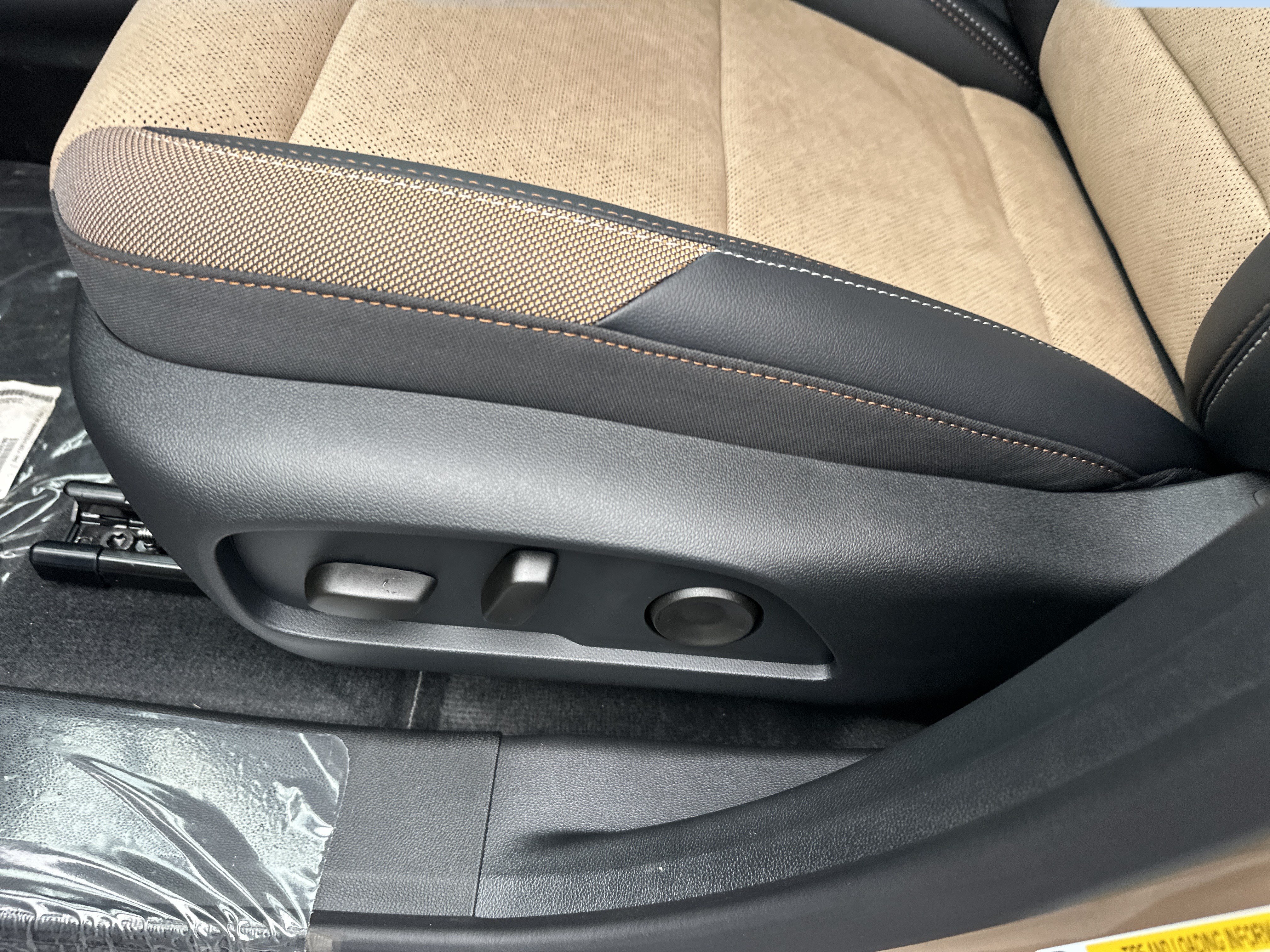New 2027 Chevrolet Equinox ACTIV w/ Safety and Technology Package AWD/4WD image 10