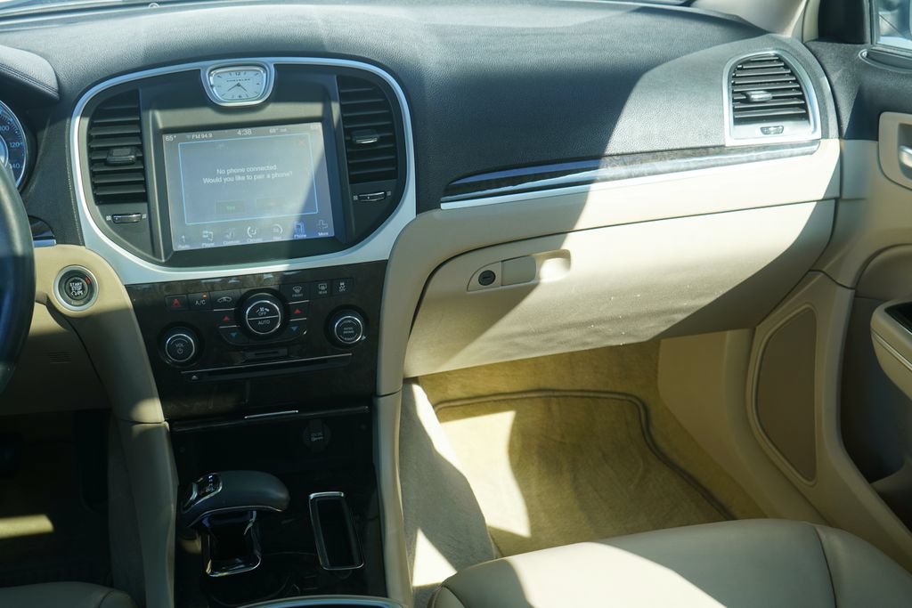 Used 2013 Chrysler 300 AWD w/ Driver Convenience Group image 23