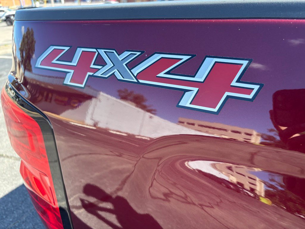 Used 2014 Chevrolet Silverado 1500 High Country w/ High Country Premium Package AWD/4WD image 11