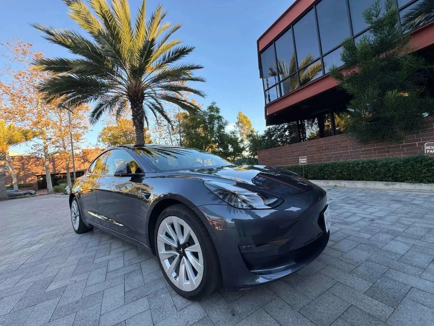 Used 2021 Tesla Model 3 Standard Range Plus RWD image 2