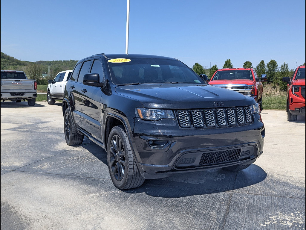 Used 2019 Jeep Grand Cherokee Altitude image 5