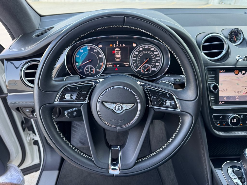 Used 2019 Bentley Bentayga AWD/4WD image 14