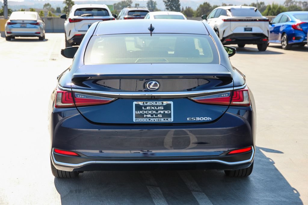 Used 2019 Lexus ES 300h w/ Premium Package FWD image 5