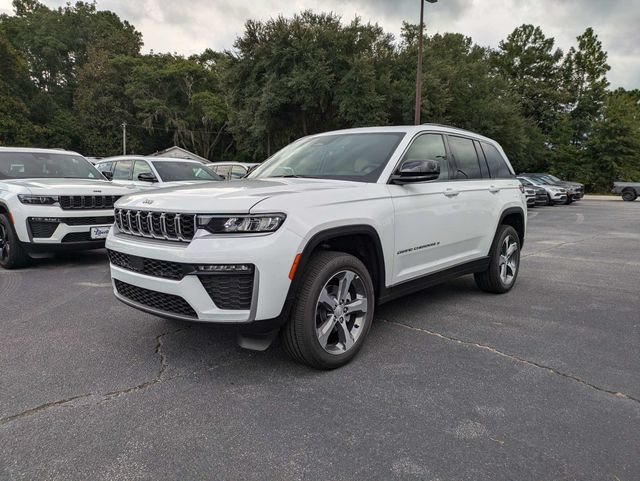 New 2026 Jeep Grand Cherokee Limited w/ Trailer Tow Package AWD/4WD image 8