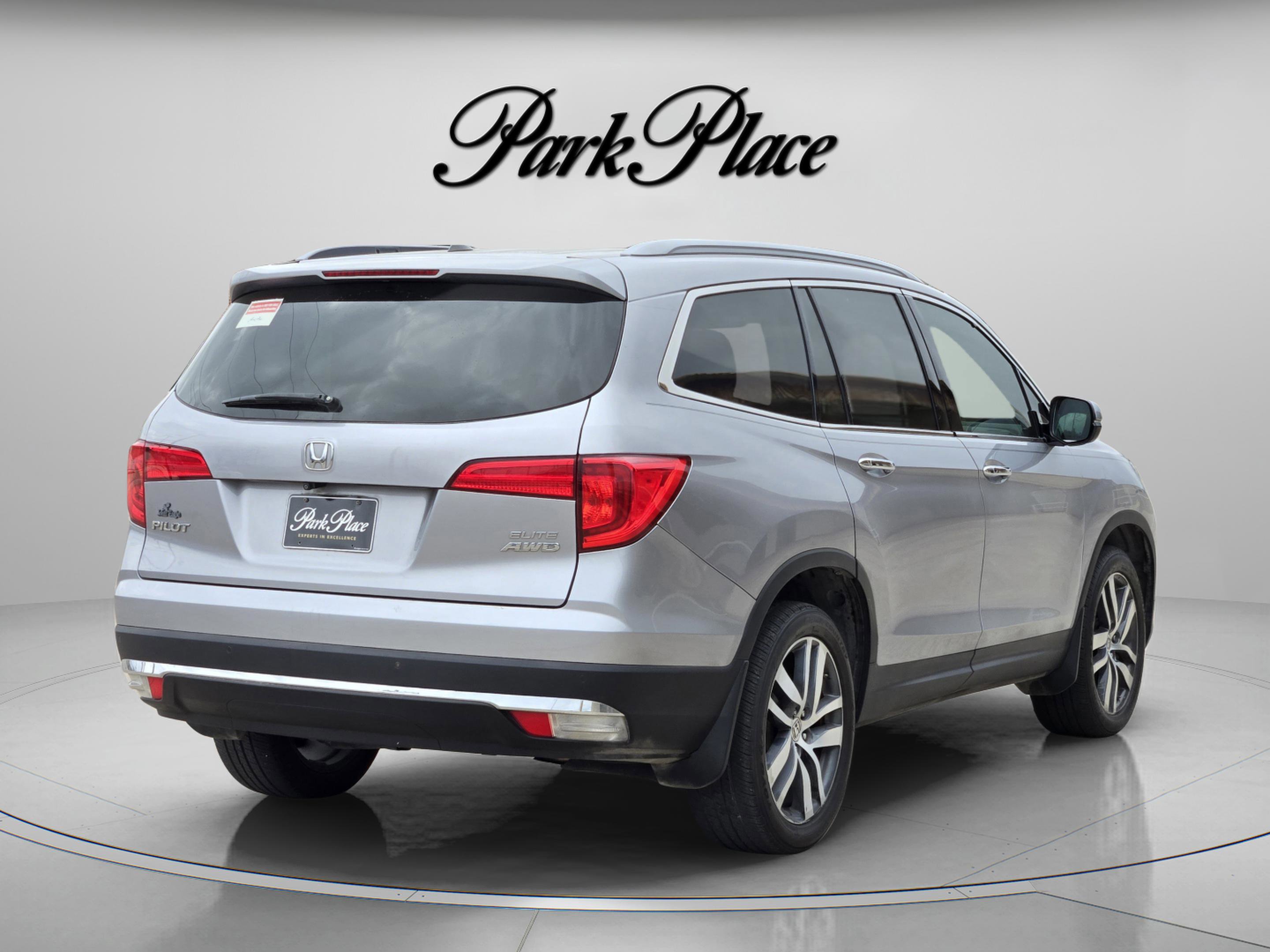 Used 2016 Honda Pilot Elite image 6