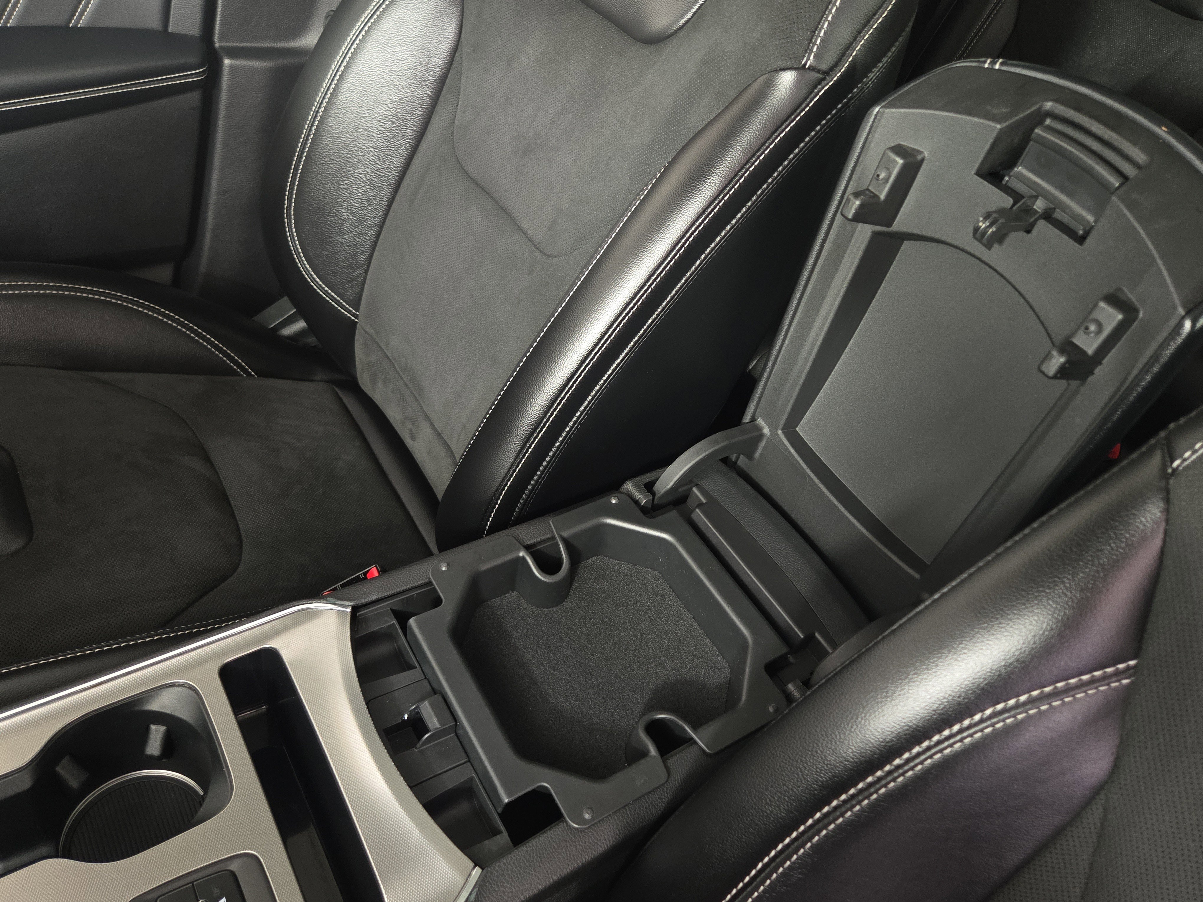 Used 2022 Ford Edge ST w/ Equipment Group 401A image 32