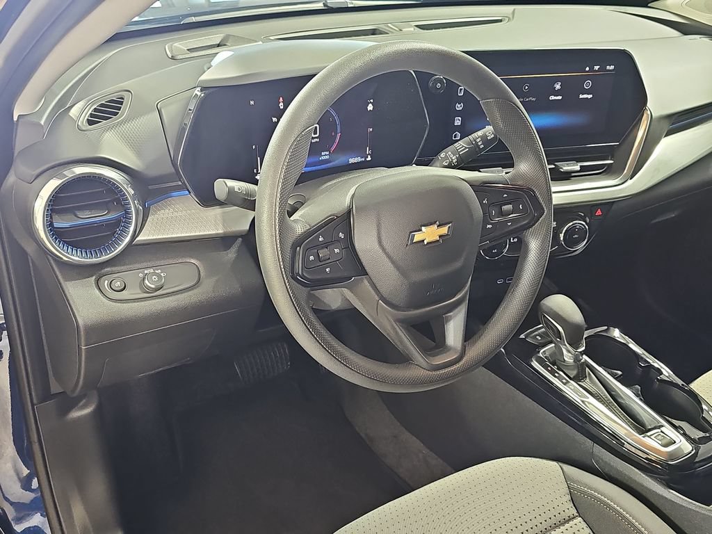 Certified 2024 Chevrolet Trax LT FWD image 19