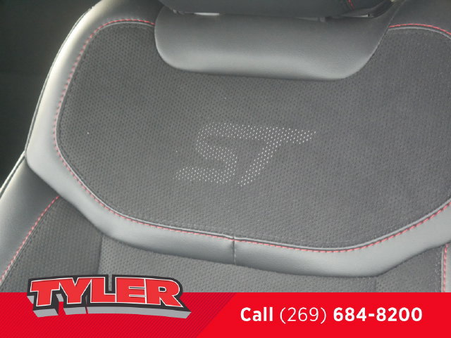 Used 2025 Ford Explorer ST AWD/4WD image 39