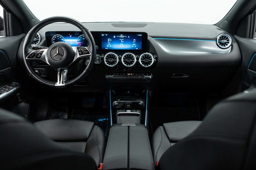 Used 2025 Mercedes-Benz GLA 250 4MATIC w/ Winter Package image 9