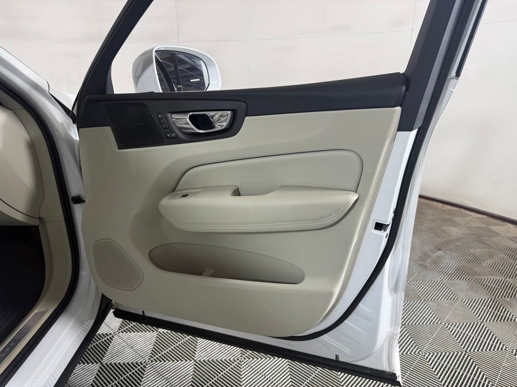 Used 2019 Volvo XC60 T5 Inscription w/ Protection Package Premier FWD image 24