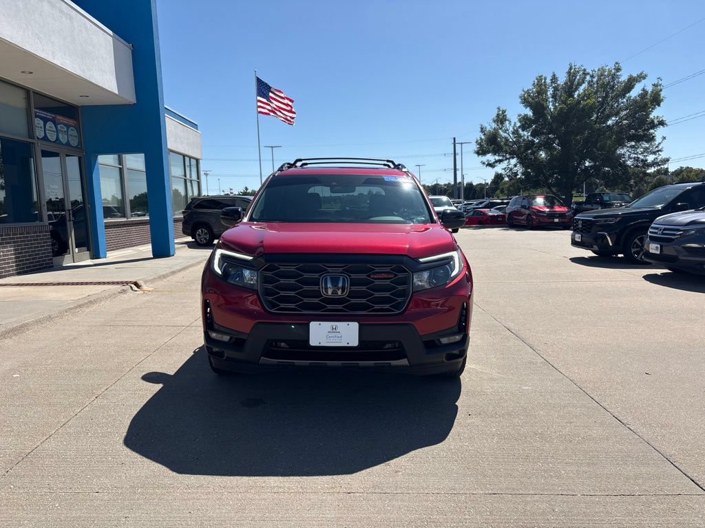 Used 2023 Honda Passport TrailSport image 2