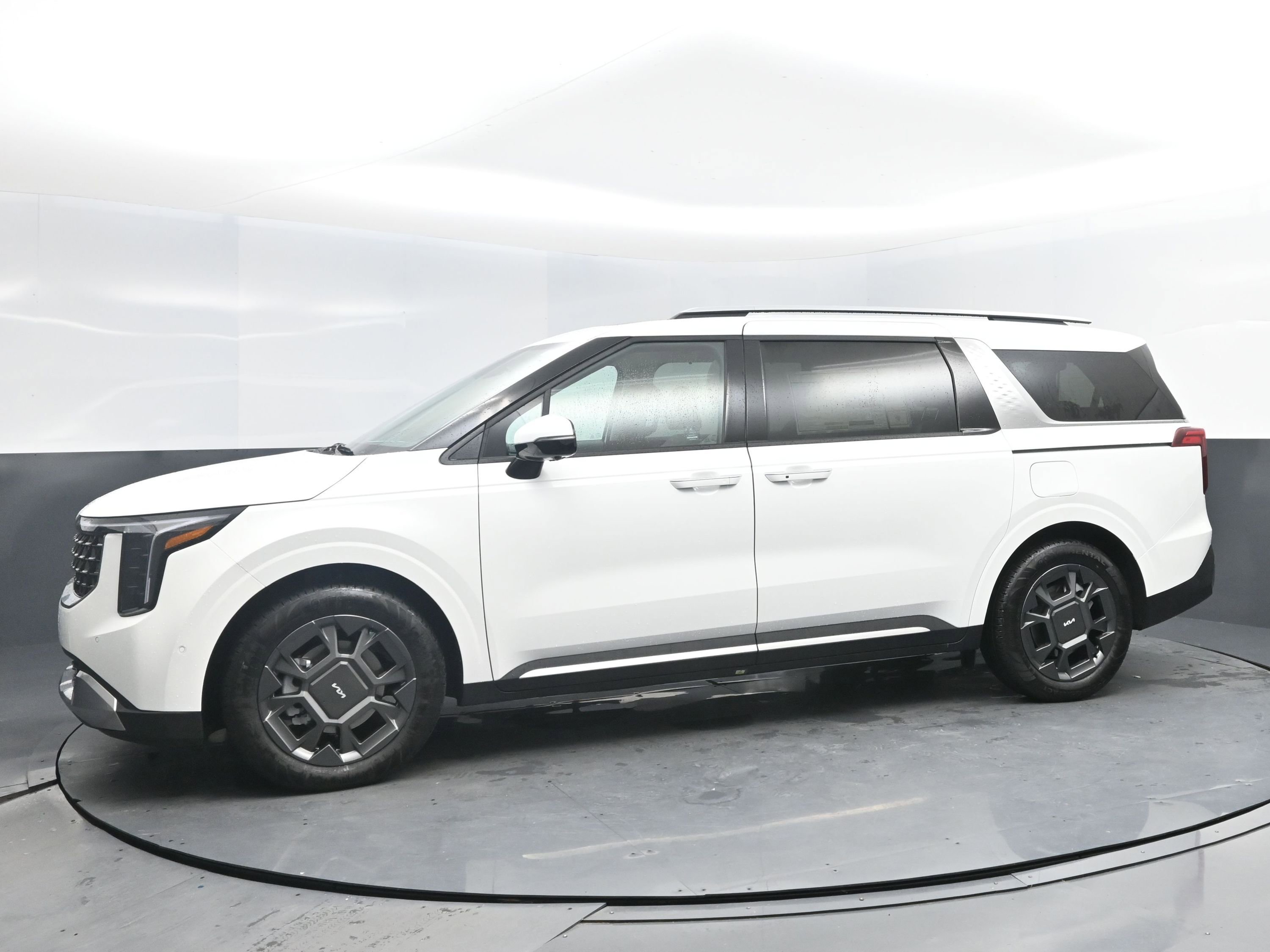 New 2026 Kia Carnival SX image 3