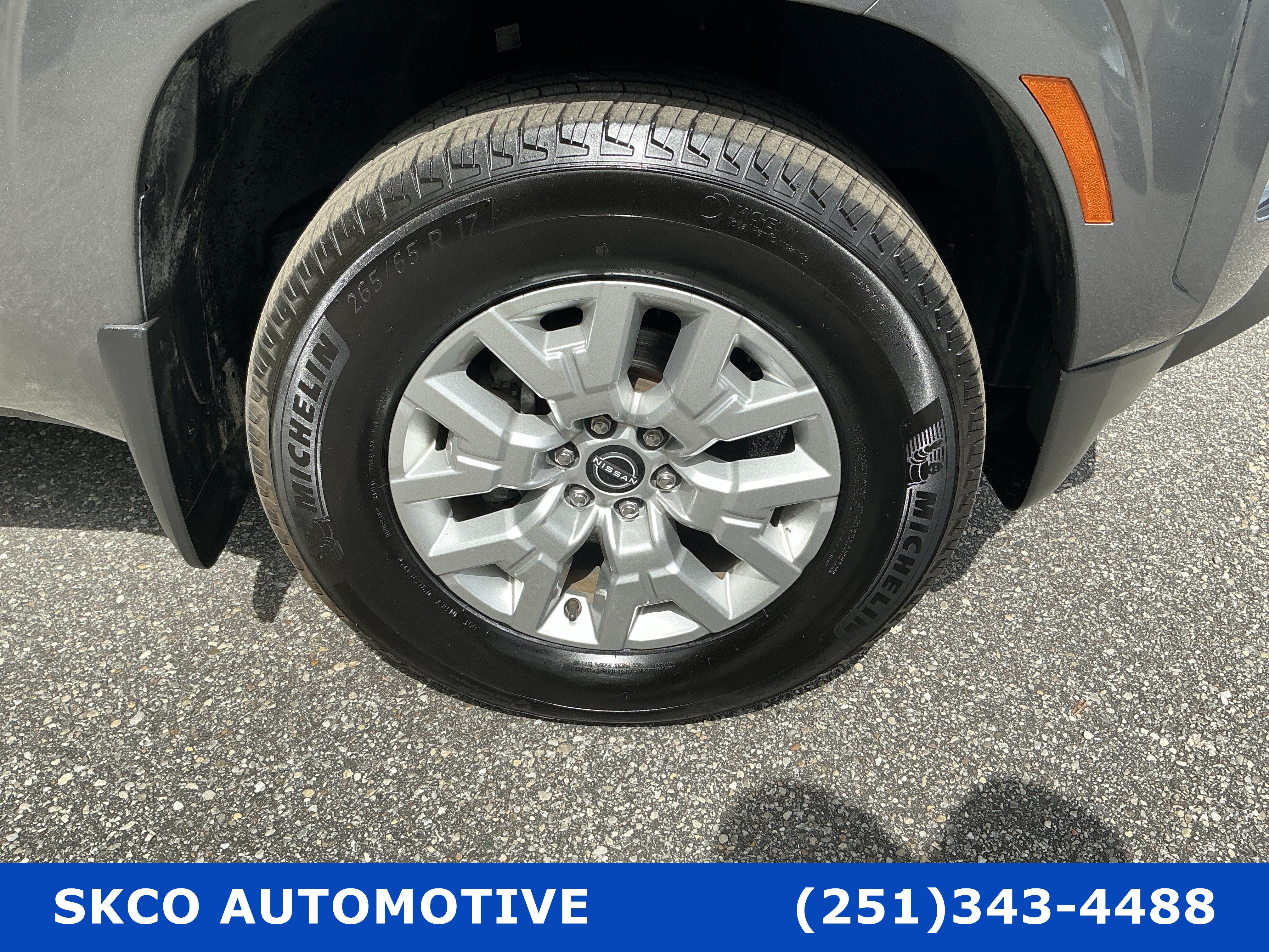 Used 2024 Nissan Frontier SV w/ SV Convenience Package RWD image 9