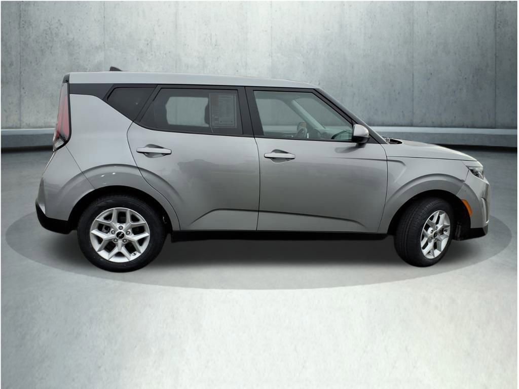 Used 2023 Kia Soul LX w/ LX Technology Package image 25