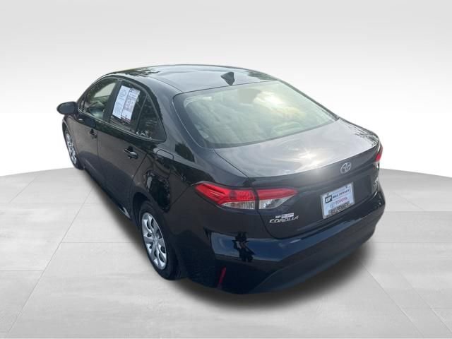 Used 2025 Toyota Corolla LE FWD image 3